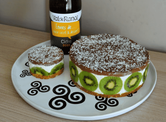 Entremet noix de coco, chocolat, kiwi sur biscuit coco et cidre doux Envies de...