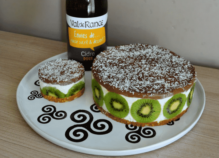 Entremet noix de coco, chocolat, kiwi sur biscuit coco et cidre doux Envies de...