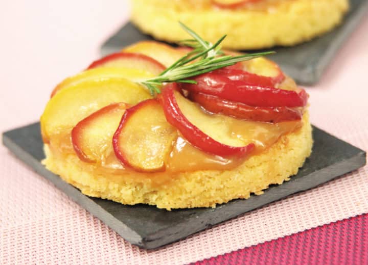 Tartelettes aux pommes et au cidre, caramel beurre salé