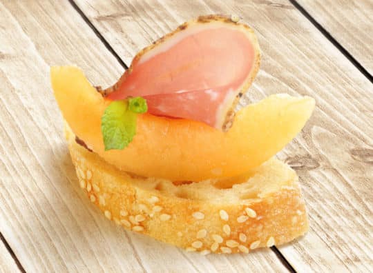 Toast melon et jambon italien et cidre rosé Pamplemousse